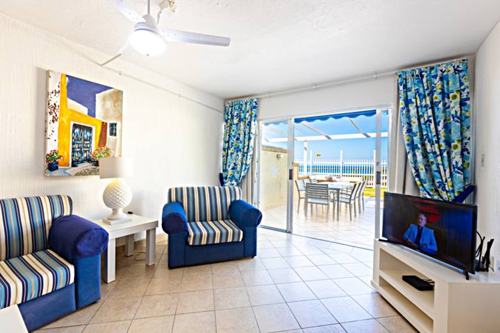 Club Ten - Unit 2 Lounge